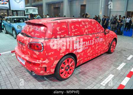 Bangkok, Thailand. 27 Mär, 2018. MINI Cooper Auto (MINI Ihr Angepasste) auf der Bangkok International Motor Show 2018 am 27. März 2018 in Bangkok, Thailand. Credit: chatchai Somwat/Alamy leben Nachrichten Stockfoto