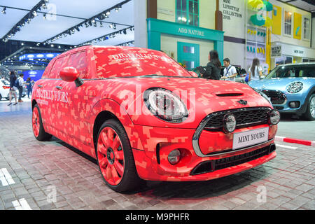 Bangkok, Thailand. 27 Mär, 2018. MINI Cooper Auto (MINI Ihr Angepasste) auf der Bangkok International Motor Show 2018 am 27. März 2018 in Bangkok, Thailand. Credit: chatchai Somwat/Alamy leben Nachrichten Stockfoto