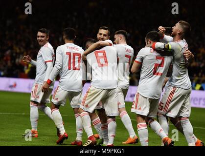 Madrid. 28. März, 2018. Spieler aus Spanien feiern während ein freundliches Fußballspiel zwischen Spanien und Argentinien bei Wanda Metropolitano Stadion in Madrid, Spanien, März, 27, 2018. Spanien gewann 6:1. Quelle: Guo Qiuda/Xinhua/Alamy leben Nachrichten Stockfoto