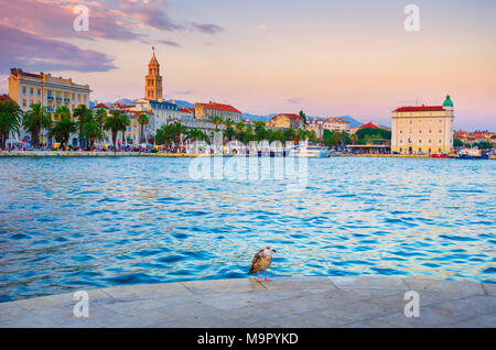 Malerische Landschaft von der Uferpromenade und Hafen in Split, Kroatien, Dalmatien Stockfoto