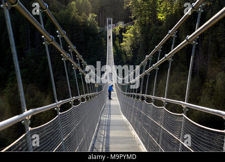 Suspension Bridge Highline 179, in der Nähe von Reutte, Tirol, Österreich Stockfoto