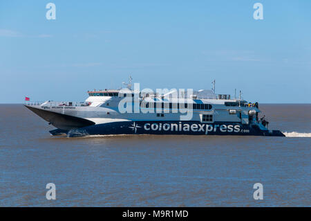 Fähre über den Rio de la Plata zwischen Buenos Aires, Argentinien, und Colonia del Sacramento, Uruguay Stockfoto