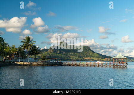 Pointe des Régates mit Lion Mountain, Mahebourg, Grand Port, Mauritius Stockfoto