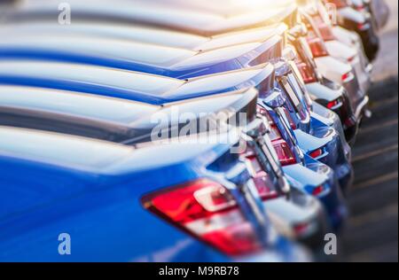 Linie der Marke neue Autos. Fahrzeuge Produktionslinie. Automotive Fabrik Thema. Stockfoto