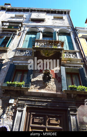 Venezianische Stadthaus in der San Polo Bezirk von Venedig, Italien Stockfoto