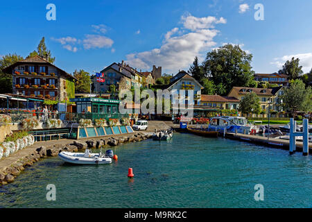 Europa, Frankreich, Auvergne Rhône Alptraum, Yvoire, Rue du Port, Sport Yacht Hafen, Port de Plaisance, Genfer See, Pflanzen, Sehenswürdigkeit, Touris Stockfoto