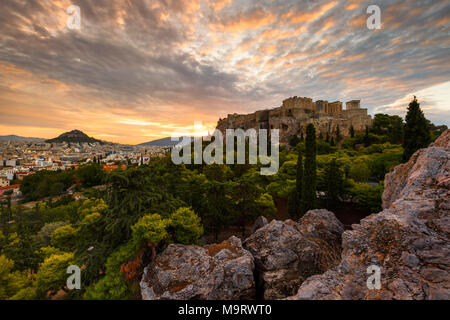 Akropolis von areopag Hill in den frühen Morgenstunden gesehen. Stockfoto