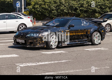 Busan, Republik Korea - März 17, 2018: Schwarz Toyota Supra sport auto stilisierte für Street Racing Fahrten auf der Straße Stockfoto