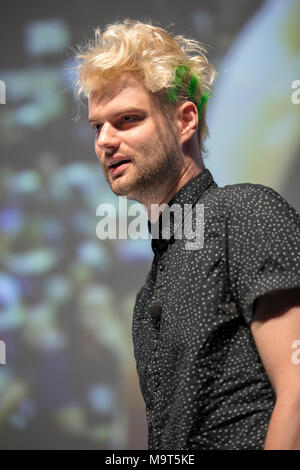 Sofi Tukker, New York musikalische Duo bestehend aus Sophie Hawley-Weld und Tucker Halpern besucht Cann Löwen, Cannes, Frankreich, 23. Juni 2017 © ifnm Stockfoto