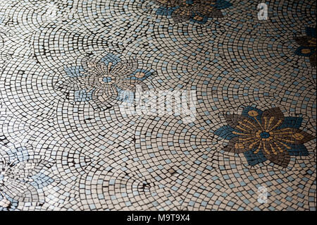 Der Boden der Catedral Metropolitana de Buenos Aires ist mit venezianischen Mosaiken gestaltet durch den italienischen Carlo Morra abgedeckt Stockfoto