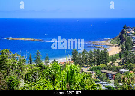 Blick auf Sydneys nördlichen Vorort zu Bilgola Strand, NSW, Australien, Stockfoto