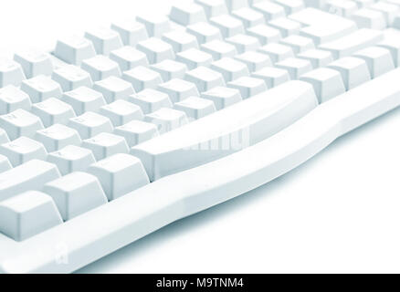 Nahaufnahme. Die alte Tastatur auf einem weißen Hintergrund. Stockfoto