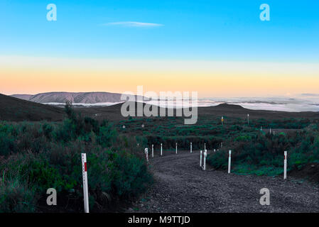 Blick entlang der Spur des Tongariro Alpine Crossing, Neuseeland Stockfoto