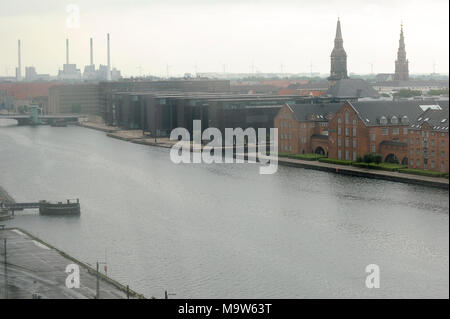 Amagervaerket Kohlekraftwerk, Barock Vor Frelsers Kirke (Kirche des Erlösers) mit Helix spire und externe Wendeltreppe und Rokoko Christus Stockfoto