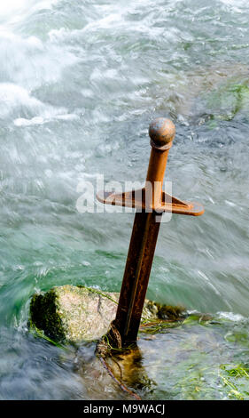 Schwert im Stein im Fluss Cheddar Yeo, cheddar Somerset England Großbritannien Stockfoto