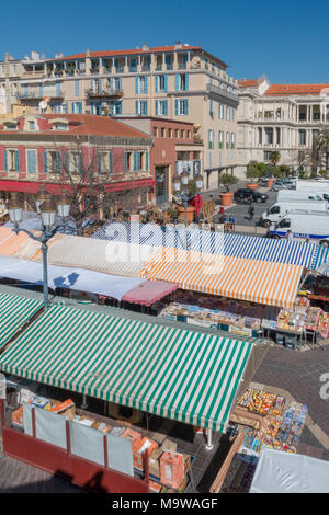 Blumen-, Obst- und Gemüsemarkt, Cours Saleya, Nizza, Frankreich Stockfoto