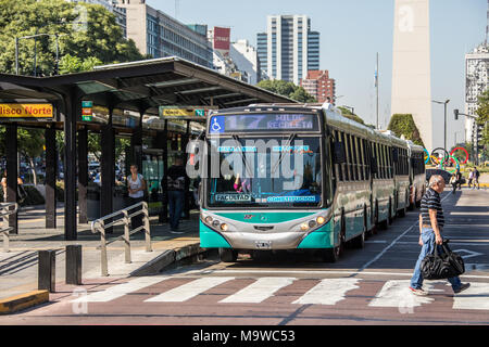 Metrobus, Bus Rapid Transit, Buenos Aires, Argentinien Stockfoto
