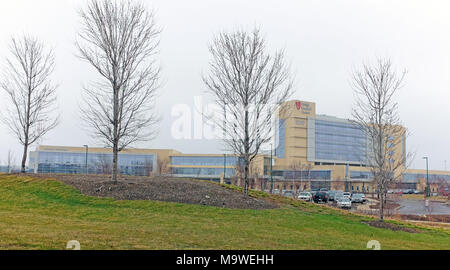 Das Ahuja Medical Center des Universitätskrankenhauses in Beachwood, Ohio, USA untersucht die Ursache für den Verlust von schätzungsweise 4.000 Eiern und Embryos Stockfoto
