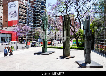 Buenos Aires Argentinien, Palermo, Buenos Aires Museum für lateinamerikanische Kunst MALBA Museo de Arte Latinoamericano, Eingang, Außenansicht, Skulpturen, Hispani Stockfoto