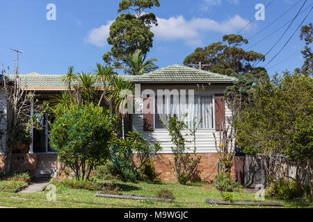 Suburban Wasserfall, einem Vorort am Stadtrand von Sydney, New South Wales, Australien Stockfoto