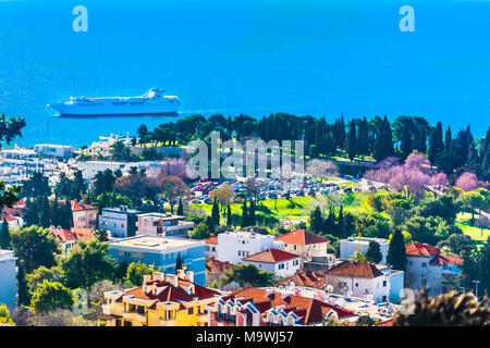 Luftbild bei Split Stadt Küste, berühmten Tourist Resort in Dalmatien, Kroatien. Stockfoto