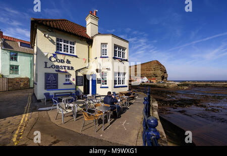 Cod & Hummer Pub in Staithes ehemaligen Fischerdorf an der Küste von North Yorkshire in den North York Moors National Park Stockfoto