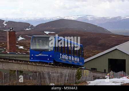 Aviemore, Schottland, Vereinigtes Königreich, 28, März, 2018. Die standseilbahn an Cairngorm Mountain Ski Center wie die Osterferien beginnen, © Ken Jack/Alamy leben Nachrichten Stockfoto