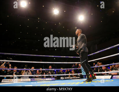 St Davids Hall, Cardiff, Wales, UK. 28. März, 2018. Pubic der Anthony Josua V Joseph Parker Unified Welt Titel kämpfen. Anthony Josua MBE während der öffentlichen Training, mit einem lokalen Boxschule Anthony Josua V Joseph Parker Credit: Huw Fairclough/Alamy leben Nachrichten Stockfoto