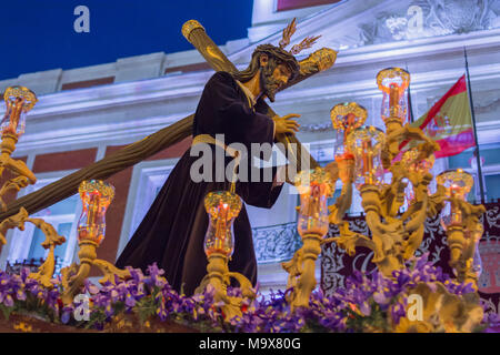 Madrid, Spanien. 28. März, 2018. Prozession der 'los Gitanos" auf den Straßen des Zentrums von Madrid, Spanien. Die Prozession startete aus der Straßen von La Salud nach San Andrés Platz auf den Straßen von Madrid, Spanien Quelle: Alberto Sibaja Ramírez/Alamy leben Nachrichten Stockfoto