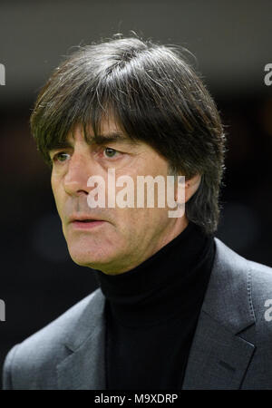 Berlin, Deutschland. 27 Mär, 2018. Portrait, Portraet, Portrat, Kopf Bundescoach Joachim Jogi Löw (Deutschland). GES/Fussball/Freundschaftsspiel: Deutschland - Brasilien, 27.03.2018 Fußball: Testspiel: Deutschland vs Brasilien, Berlin, 27. März 2018 | Verwendung der weltweiten Kredit: dpa/Alamy leben Nachrichten Stockfoto