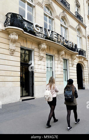 Givenchy Gebäude - Avenue George V - Paris - Frankreich Stockfoto