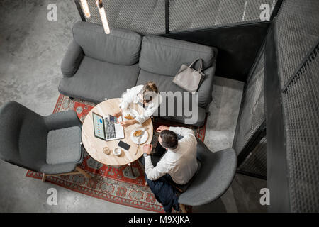 Business Paar im Cafe Stockfoto