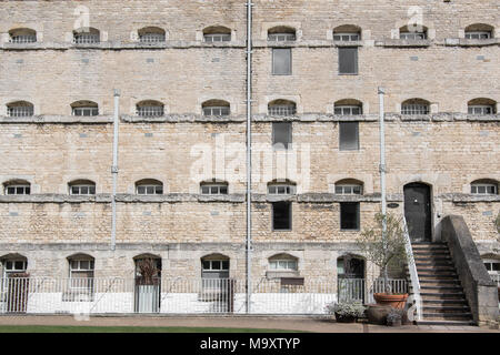 Fassade der Flügel ein (jetzt Malmaison Hotel) der ehemaligen Gefängnis auf der Burg in der Nähe von Oxford, England. Stockfoto