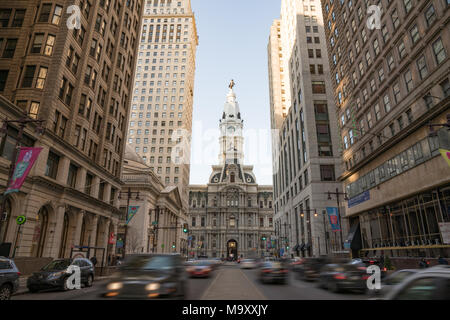 PHILADELPHIA, PA - 10. MÄRZ 2018: Historisches Rathaus Gebäude in der Innenstadt von Philadelphia, Pennsylvania Stockfoto