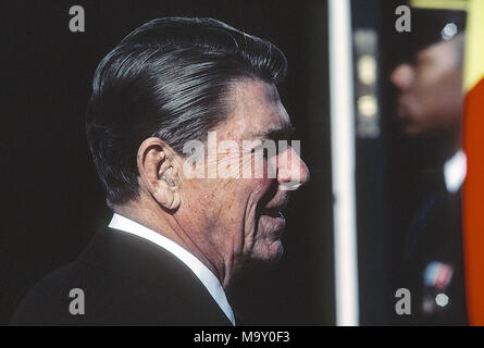 Washington, DC., USA, 14. Januar 1985 Präsident Ronald Reagan Erläuterungen Nach Gesprächen mit Premierminister Wilfried Martens von Belgien Quelle: Mark Reinstein/MediaPunch Stockfoto