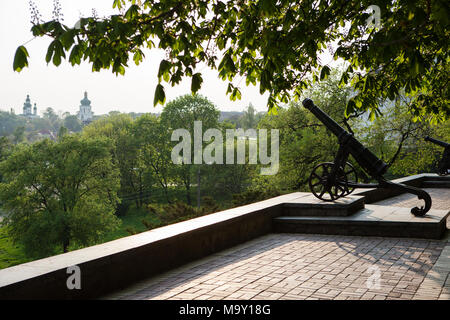 Alte gusseiserne Kanone in Tschernihiw, Ukraine Stockfoto