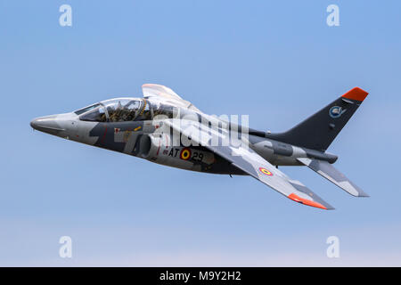 FLORENNES, Belgien - May 15, 2017: Belgische Luftwaffe Alpha Jet trainer Flugzeug im Flug. Stockfoto