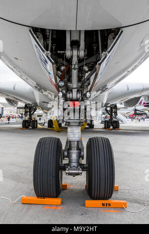 PARIS, Frankreich, 23.Juni, 2017: Bugfahrwerk an einem Airbus A380. Stockfoto