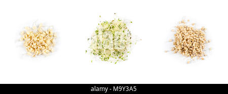 Haufen der Erbse Sprossen, gekeimt Alfalfa Samen und Gekeimten Buchweizen, micro Grün auf weißem Hintergrund. Symbol der Gesundheit und Vitamine aus der Natur. Microgreens Nahaufnahme. Stockfoto