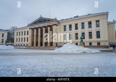 OSLO, Norwegen - März, 26, 2018: Im freien Blick auf den Königlichen Palast, wurde in der ersten Hälfte des 19. Jahrhunderts in Norwegen gebaut Stockfoto