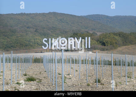 Noworossijsk, Russland - 30. September 2017: Sikory 2 Weinberge in den Hügeln der Sikory Weingut 2. Stockfoto