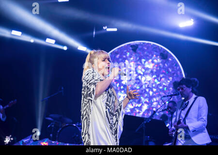 Paloma Faith auf Tour bei der SSE Hydro Glasgow, so klein wie eine gewaltige Stimme. Stockfoto