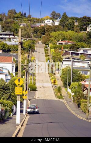 Baldwin Street, der steilsten Straße in Dunedin, Otago, Südinsel, Neuseeland. Stockfoto