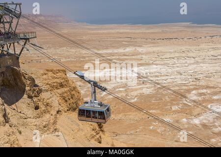 Seilbahn auf die Festung Masada am Rande der Judäischen Wüste, Israel. Stockfoto