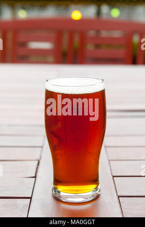 Bier, Bier, Bier, Pub, Gartentisch Stockfoto