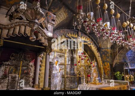 Golgatha in Aramic, Kalvarienberg in Lateinamerika - die 12. Station der Via Dolorosa, die Grabeskirche, den Ort der Kreuzigung, Jerusal Stockfoto