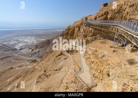 Blick von der Terrasse des Palastes von König Herodes, die auf dem Felsen Masada. Stockfoto