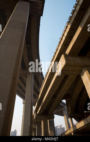 Zugang/Beenden, Nanpu Brücke, Shanghai, China, Asien Stockfoto