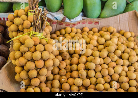 Longan oder raw Longanfrüchte auf er Markt. Stockfoto