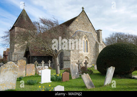 Die Kirche St. Peter und Paul in West Wittering Village, West Sussex, Großbritannien Stockfoto